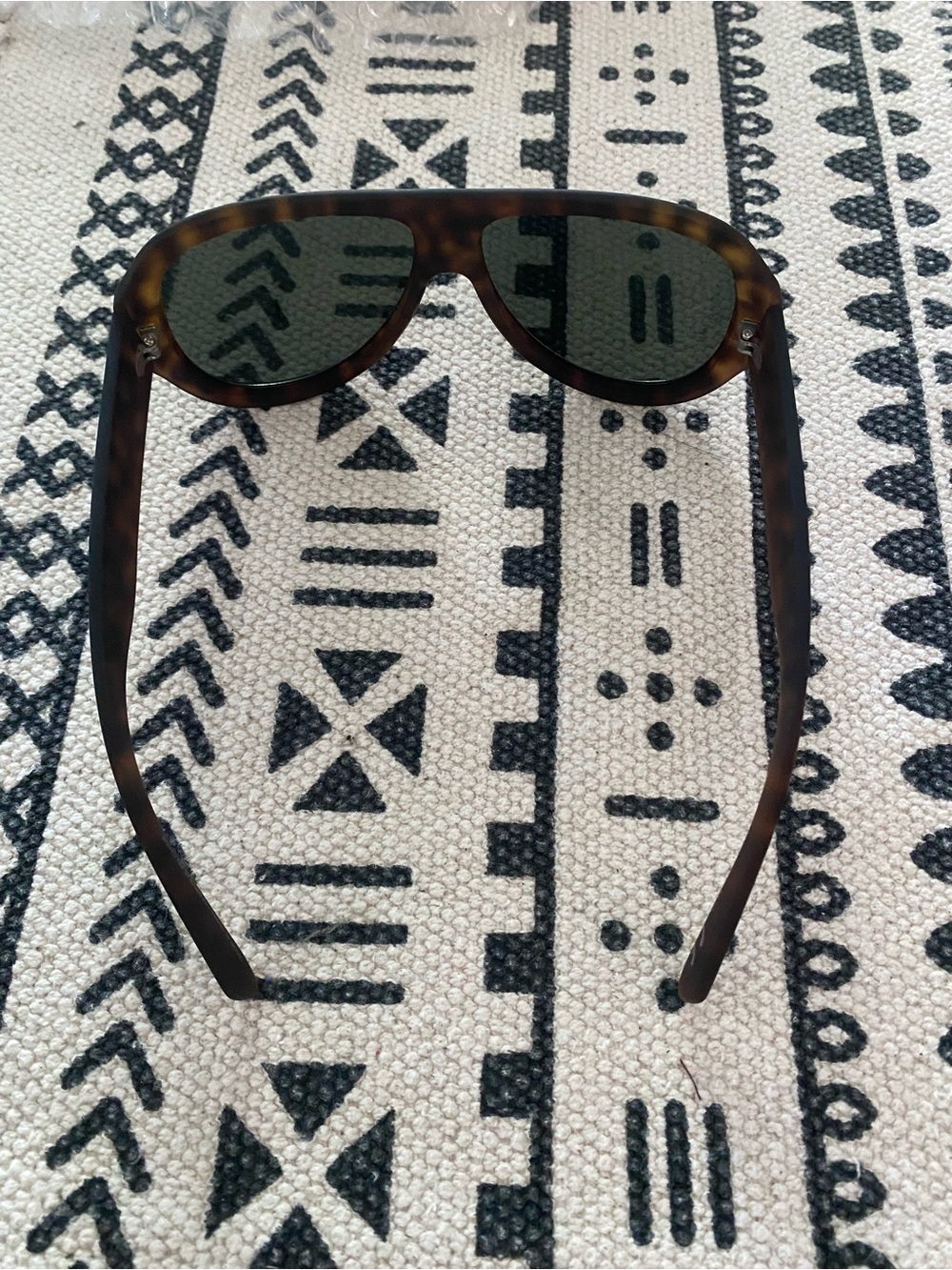 Aerie Offline sunglasses - Picture 3 of 4